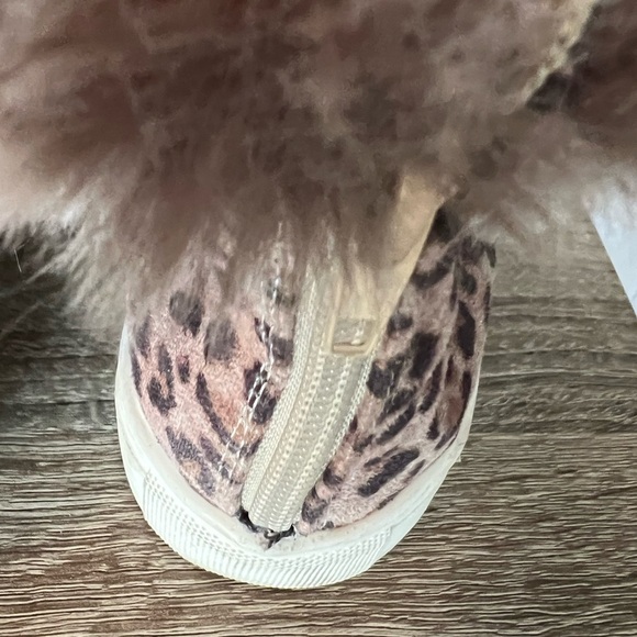 Leopard Print Fur-Lined Boots - Picture 6 of 7